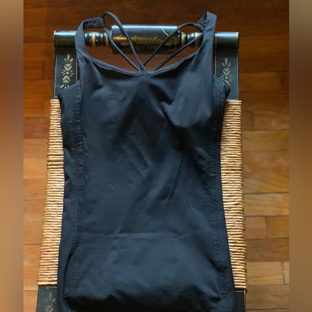 Lululemon tank top with built in bra, size 6.
